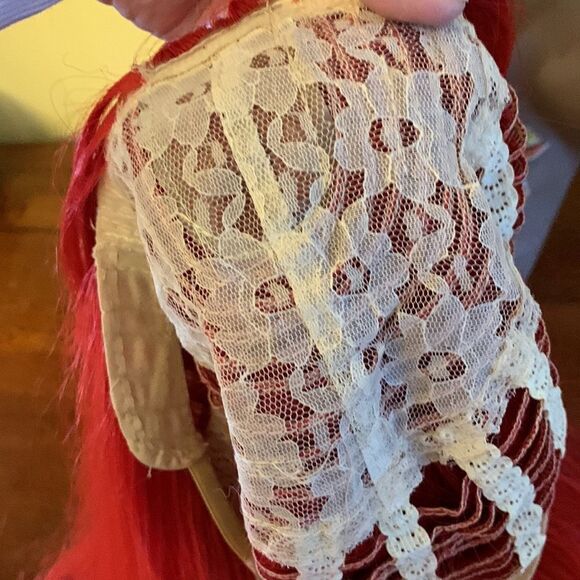 Red Wig appx 22/24”. Beautiful & combs well - Picture 7 of 8